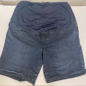 🏷️ Isabel Maternity Black Bermuda Jean Shorts 16